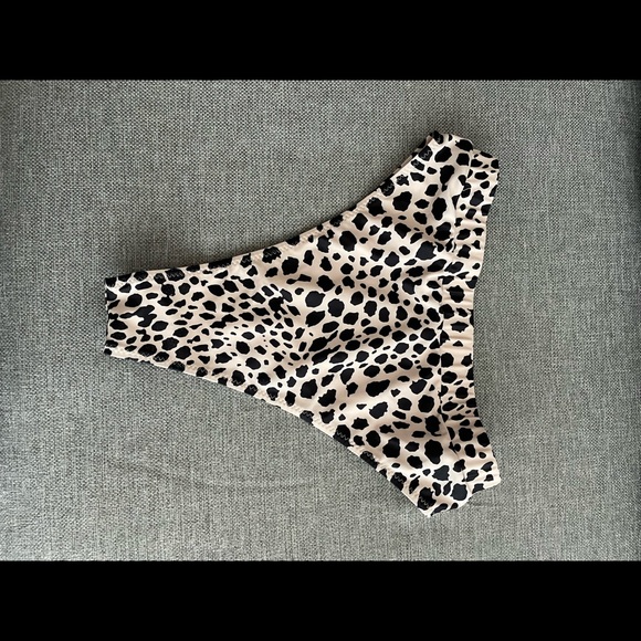 Leopard 2 piece bathing suit - Picture 4 of 8